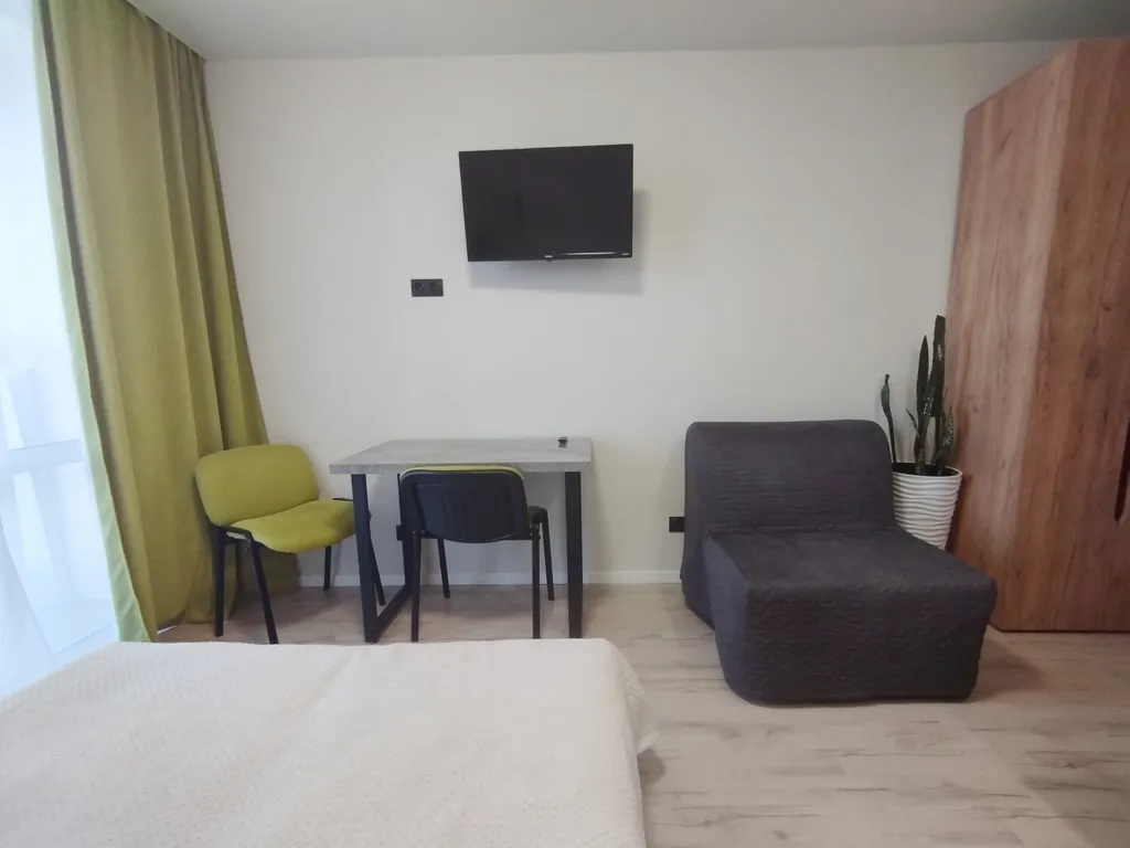 Студия с философским видом на жизнь