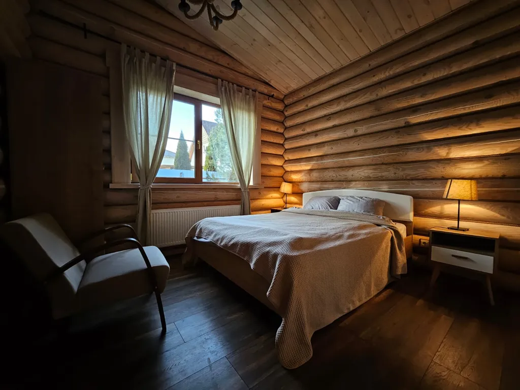 Дом рядом с лесом