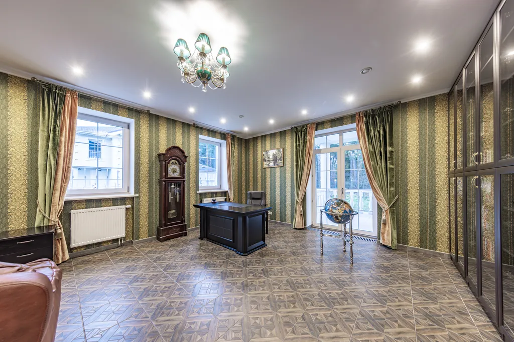 Просторный коттедж с бильярдом и сауной