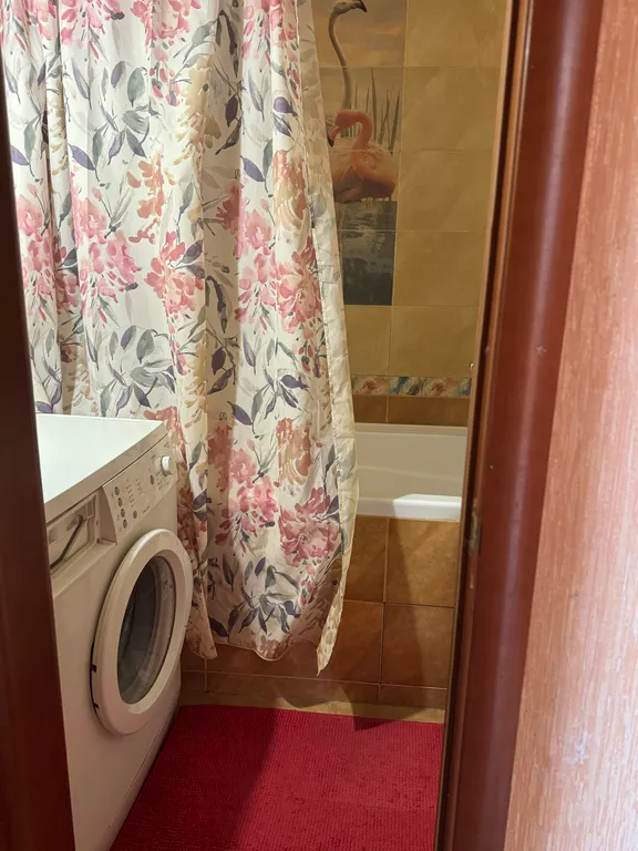 Просторная 2-к квартира в центре города возле парка