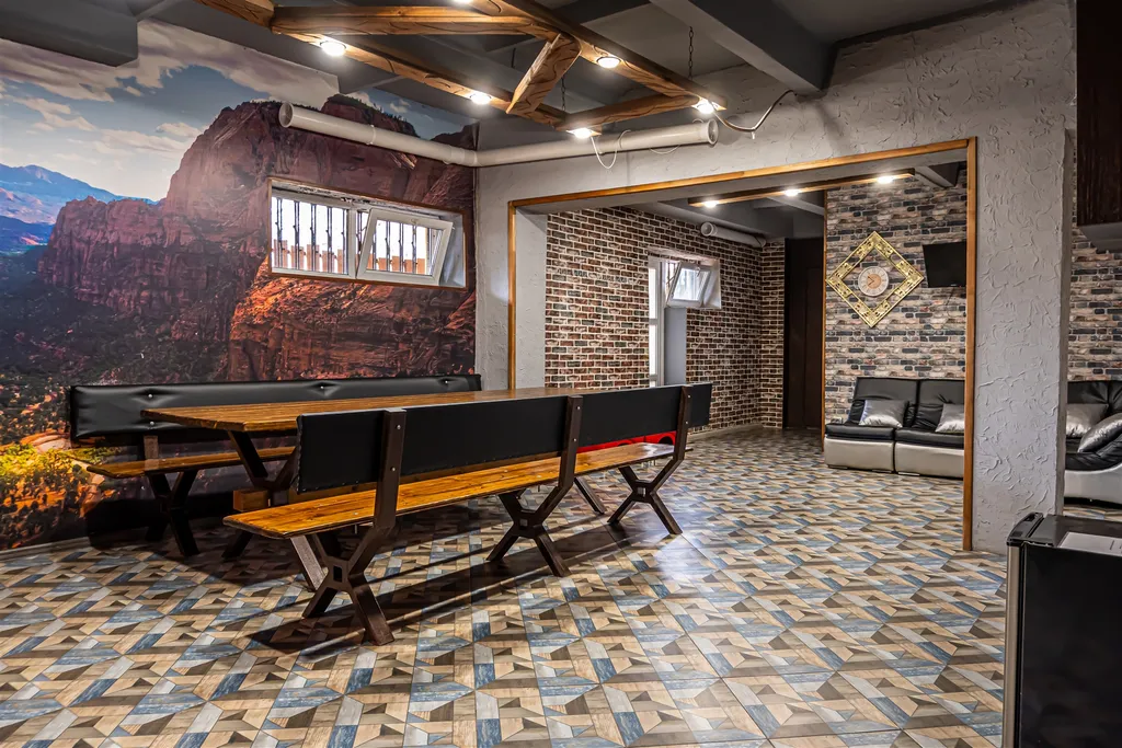 Большой дом с баней, бассейном, мангалом и парковкой