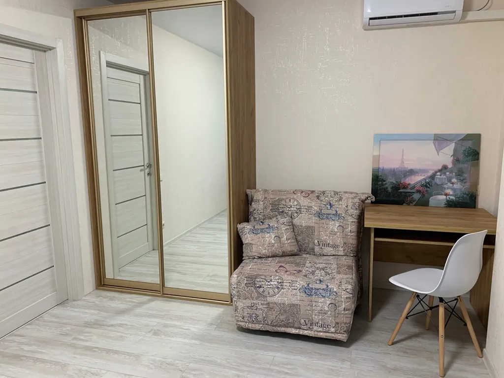 Новенькие светлые апартаменты с террасой и видом на парк