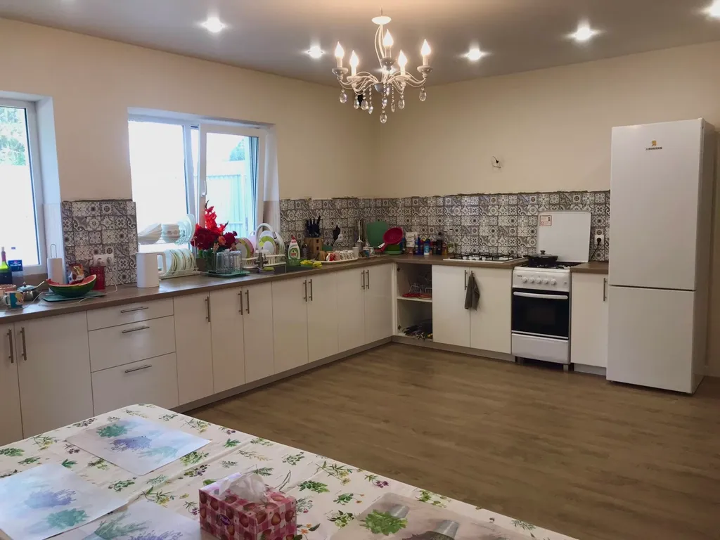 Трехместный номер рядом с морем