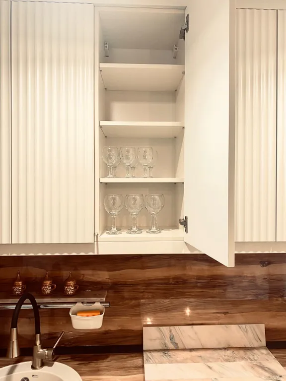 Комфортная квартира на берегу реки с живописным видом на горы