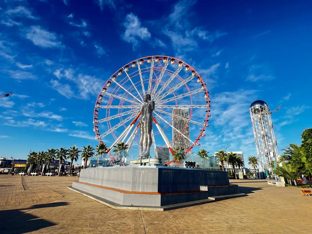 Апартаменты в центре Батуми 100 метров от моря, Porta Batumi Tower