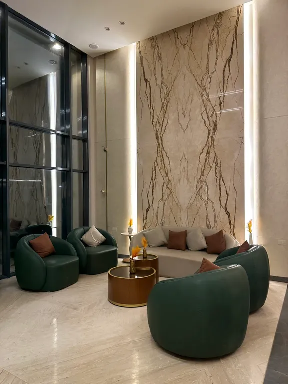 Апартаменты с личным пляжем и бассейном