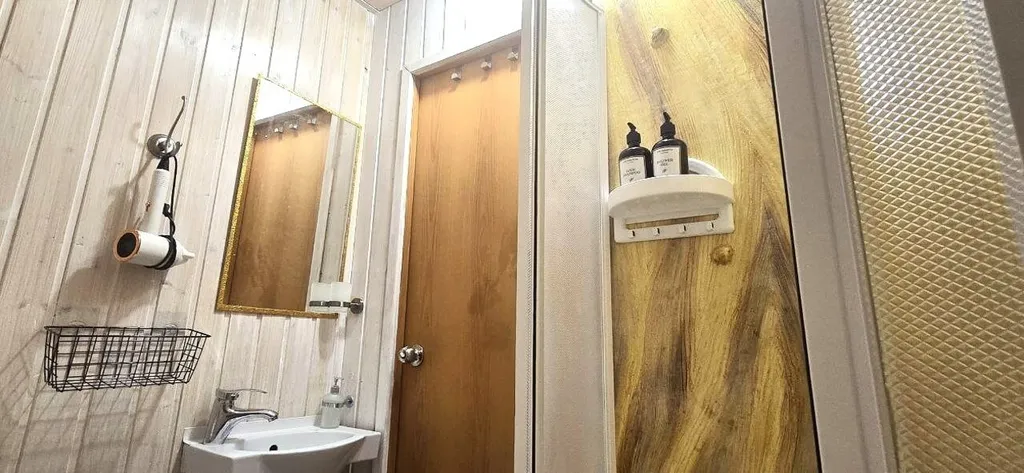 Уютный двухкомнатный Ролл-дом