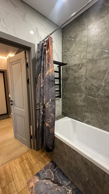 Новая комфортна квартира в центре