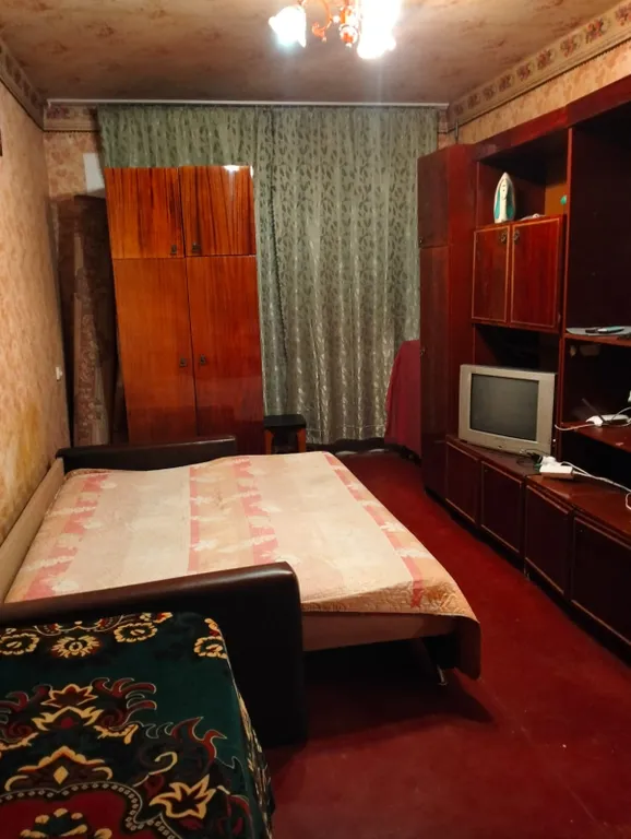 Не большая квартира в районе парка аллеи роз