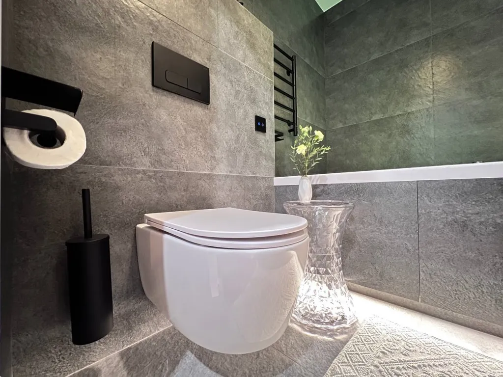 Уникальная cтудия с мини-бассейном на двоиx