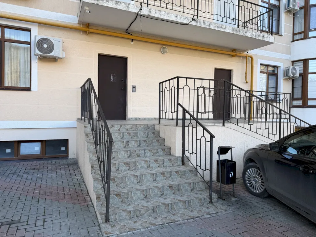 Квартира Квартира с балконом и видом на горы в центре - 11 мин до моря — Геленджик