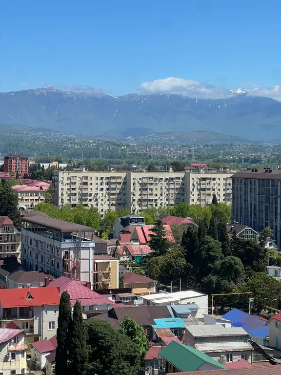 Квартира с видом на море и горы в центре Адлера