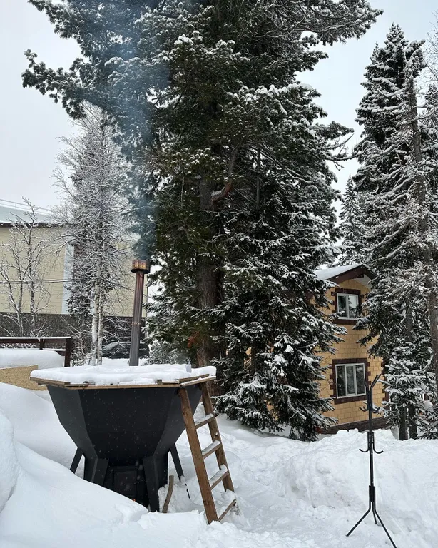 Гостевой домик Б на горе у подъёмника