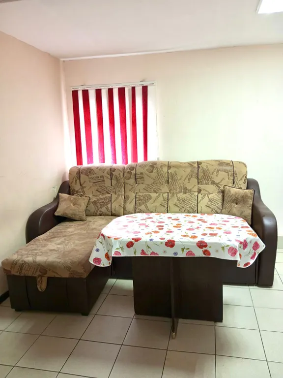 Квартира центре города на цокольном этаже с парковкой