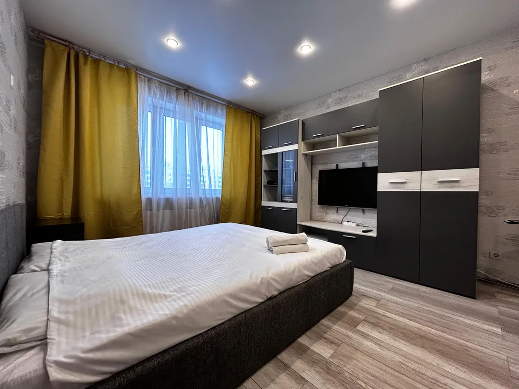 Современная квартира рядом с МНТК имени Федорова и СК Заря