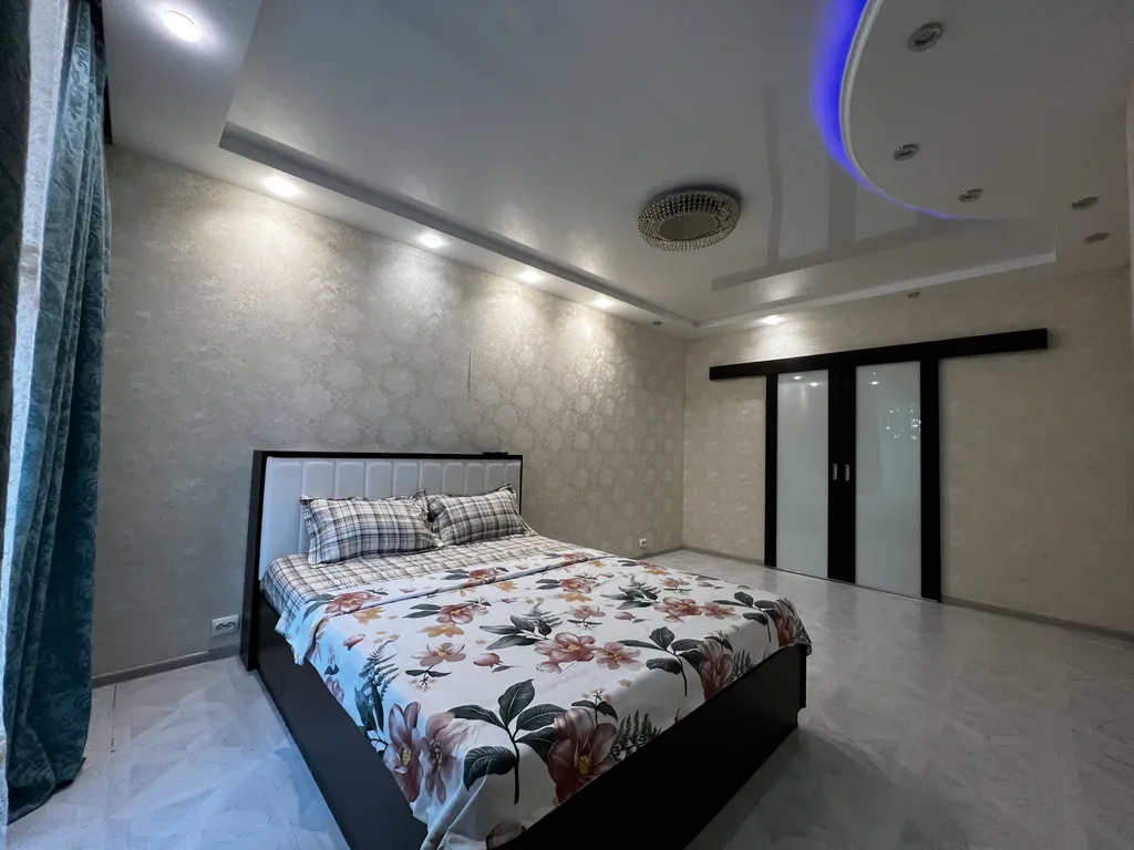 Квартира Квартира Огромная двушка с дизайнерским ремонтом — Свердловский