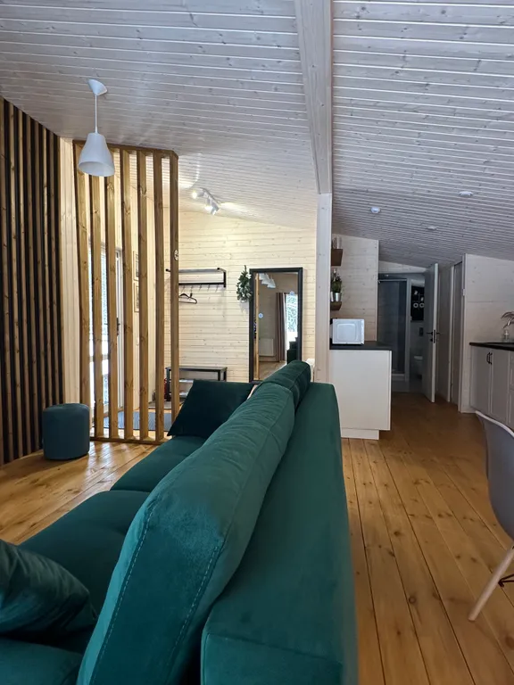 Сказочный домик в лесу