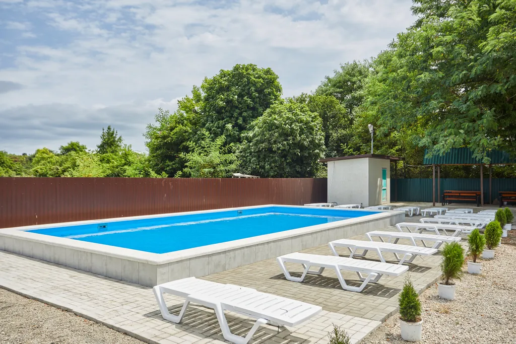 Лофт у моря с патио и бассейном