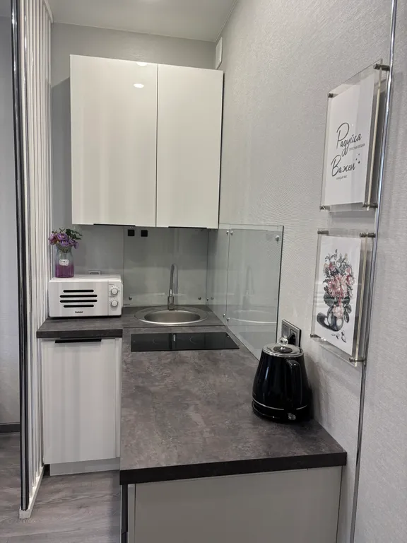 Студия с дизайнерским ремонтом