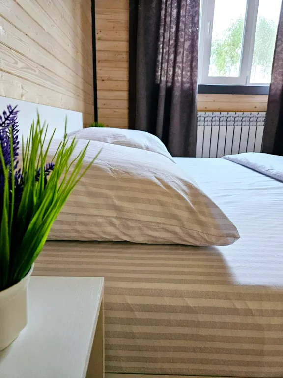 Дом с большой террасой, банным чаном и баней на дровах в окружении леса