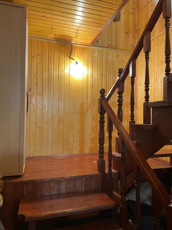 Двухэтажная загородная дача