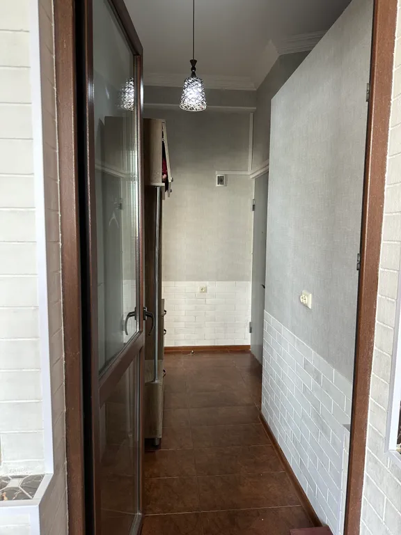 Уютная квартира с большими окнами и красивым видом