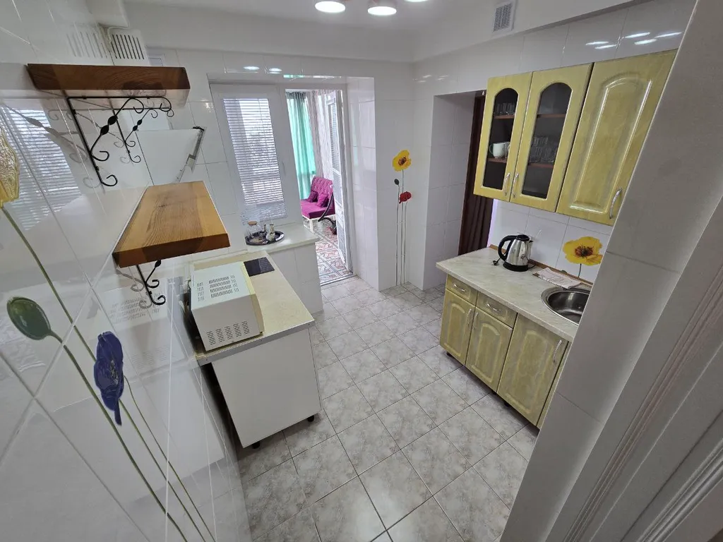 2-комнатная квартира с террасой и с видом на море