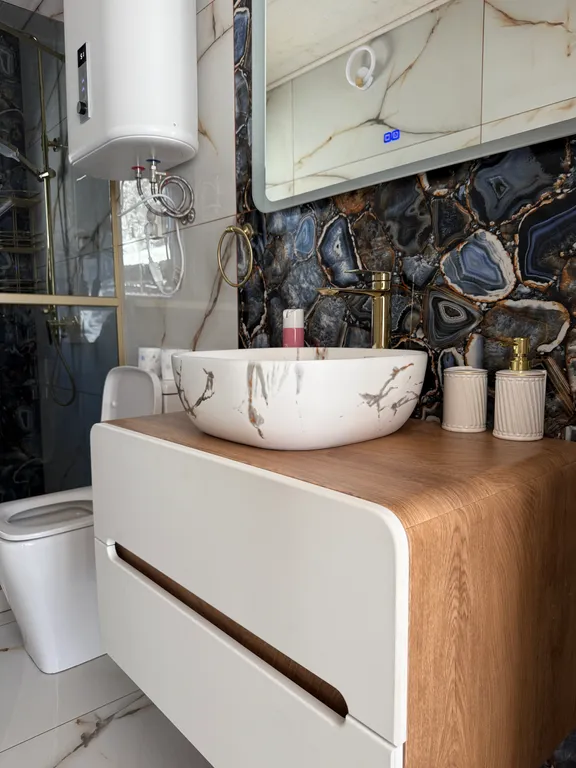 Дом в центре гор