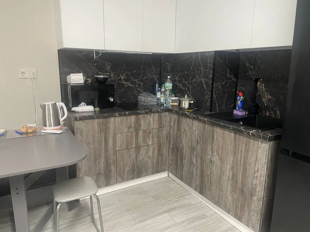 Апартаменты с бассейном недалеко от моря