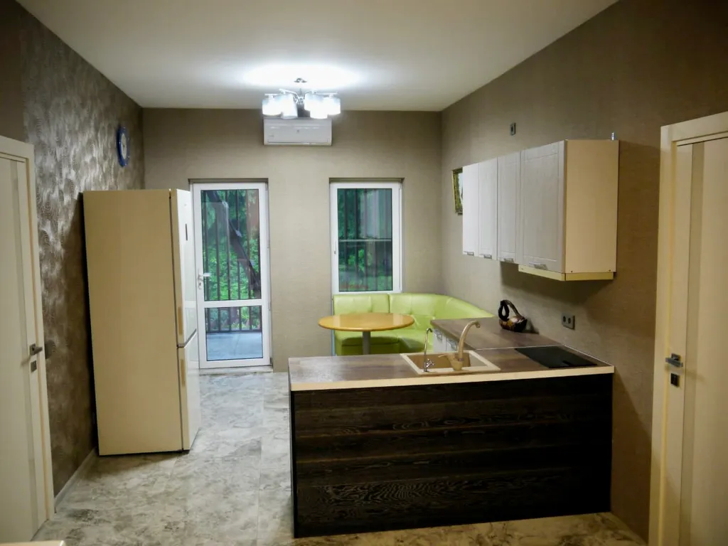 Дом у леса с бассейном