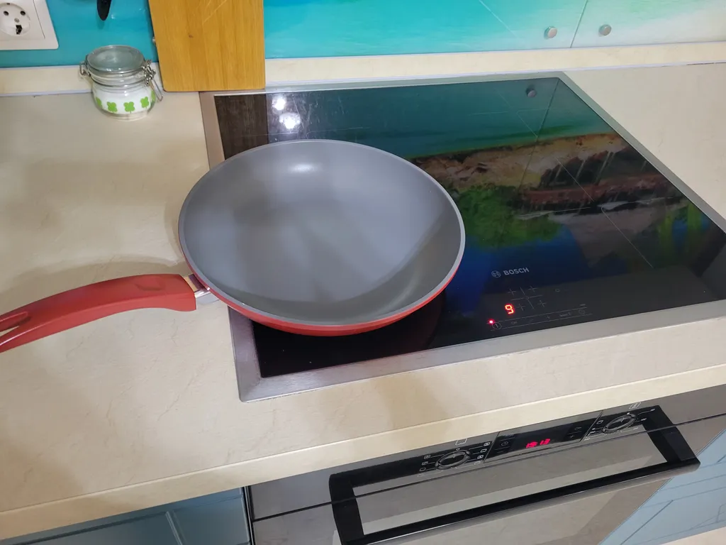 Уютная квартира, ТЦ Ясень