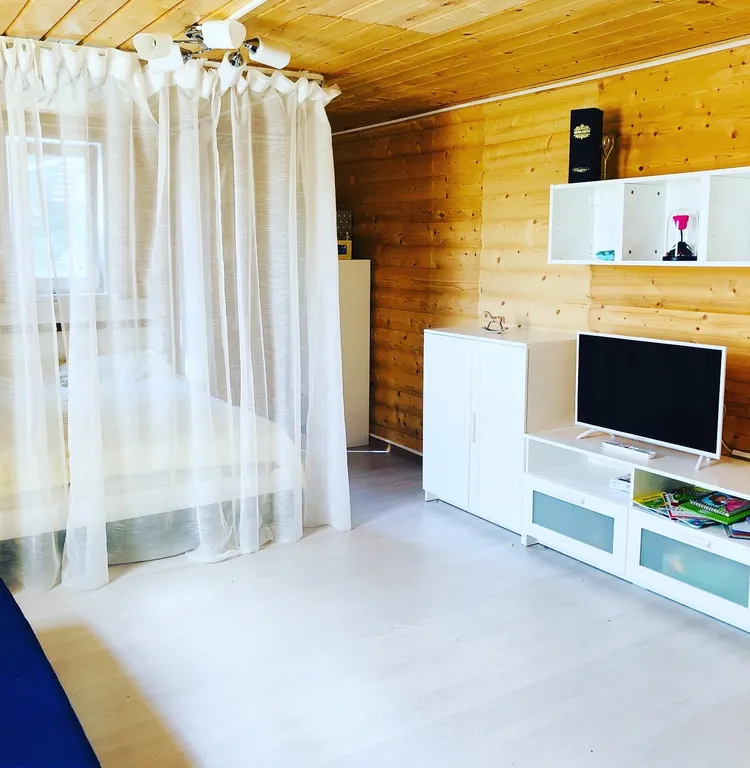 Домик в лесу с баней