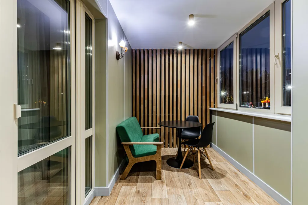 Квартира Уютная комната с выходом на балкон в трёхкомнатной квартире — Екатеринбург