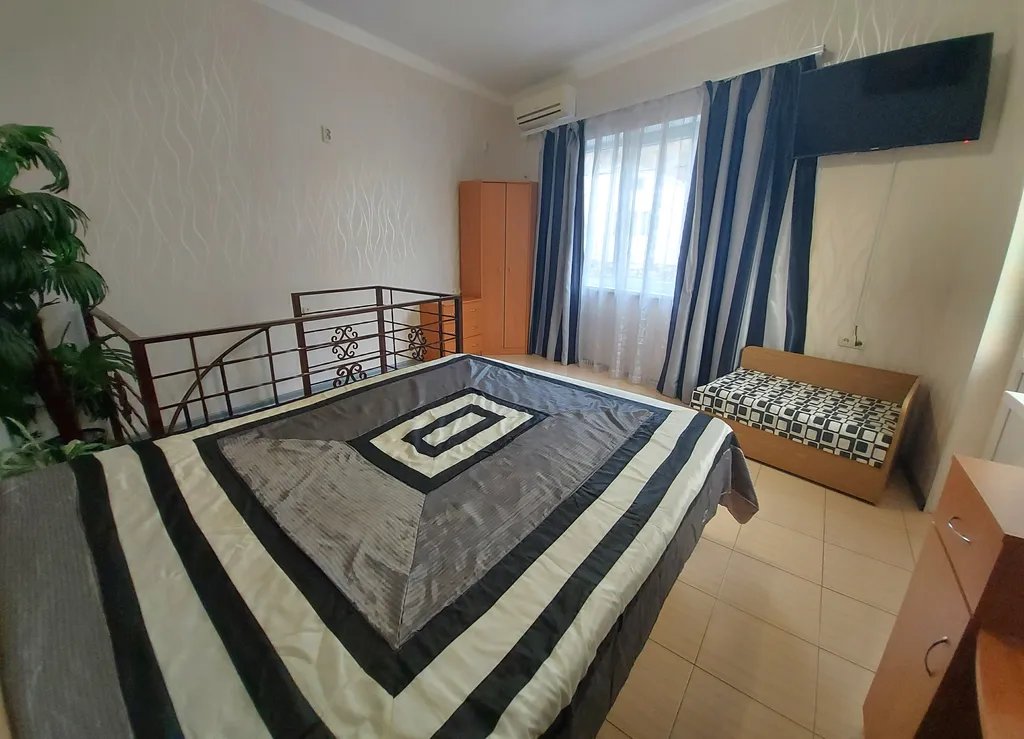 Квартира со всеми удобствами для двух человек в 5 минутах от моря