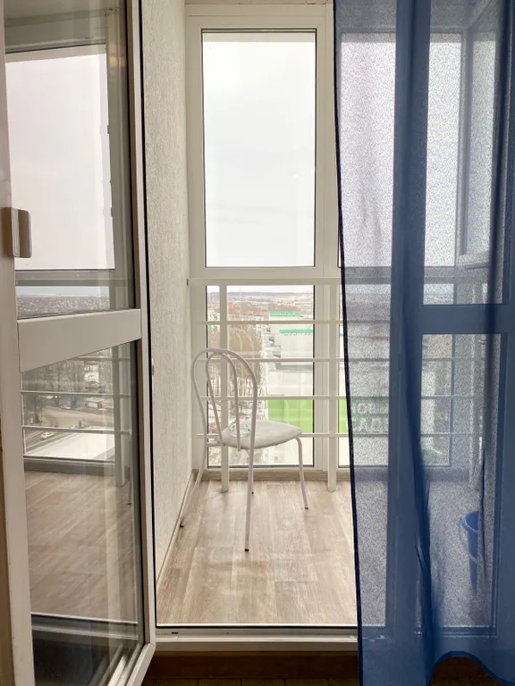 Уютная квартира с ортопедическим матрасом и панорамным балконом