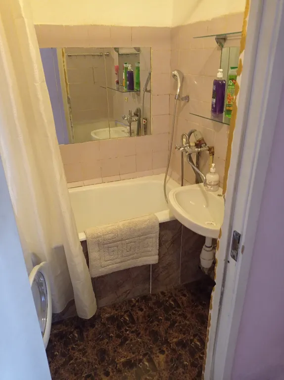 Небольшая уютная квартира в центре города с видом на Батарейную гору