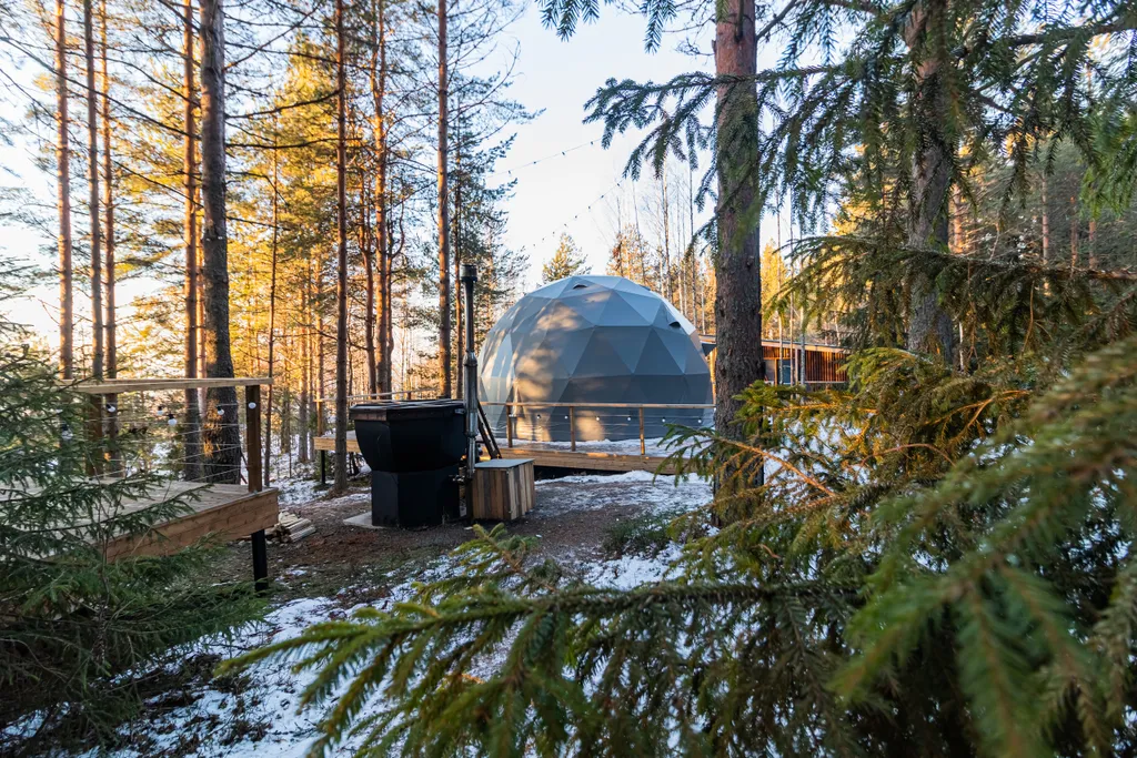 Уютный купол для 2-4 человек