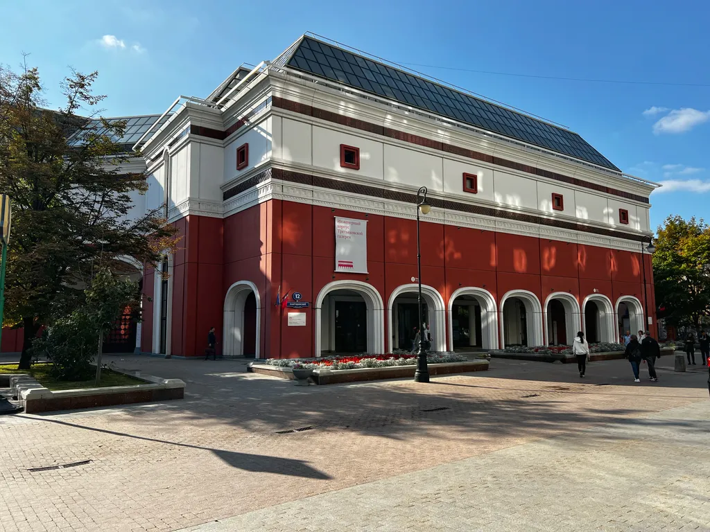 Квартира Трёхкомнатная квартира в Доме Писателей, Третьяковская галерея — Москва