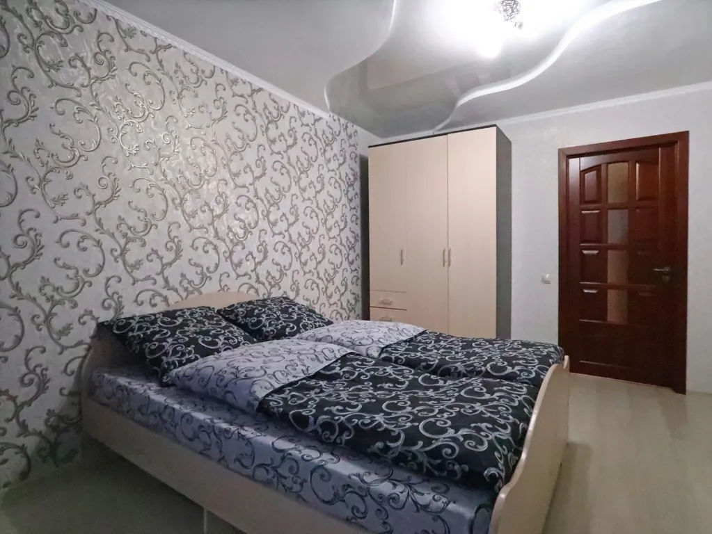 Большая двухкомнатная квартира в новом доме с охраняемой парковкой