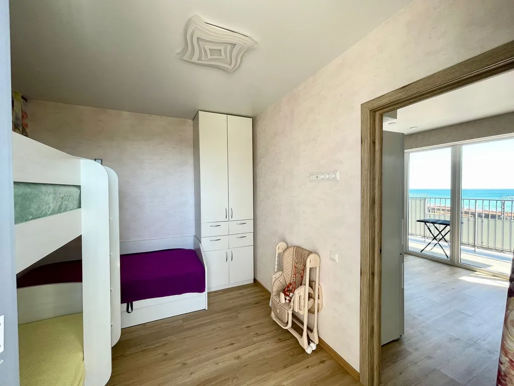 Двухкомнатная квартира с видом на море