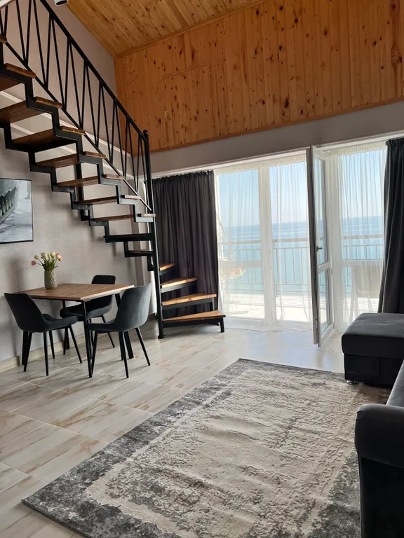 Уютная квартира-студия на первой береговой линии, прекрасный вид