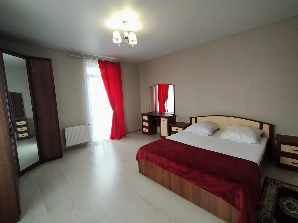 2-комнатная квартира рядом с жд вокзалом