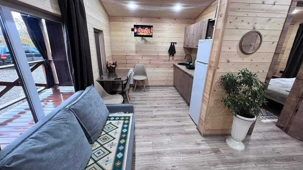 Домик с видом на горы