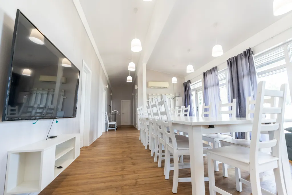 Коттедж Премиальная вилла на берегу озера с выходом к пляжу — аренда посуточно в Мытищи