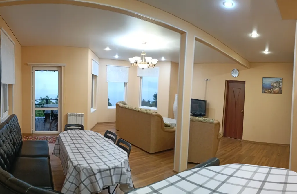 Дом - вилла - коттедж 5 спален
На территории бассейн