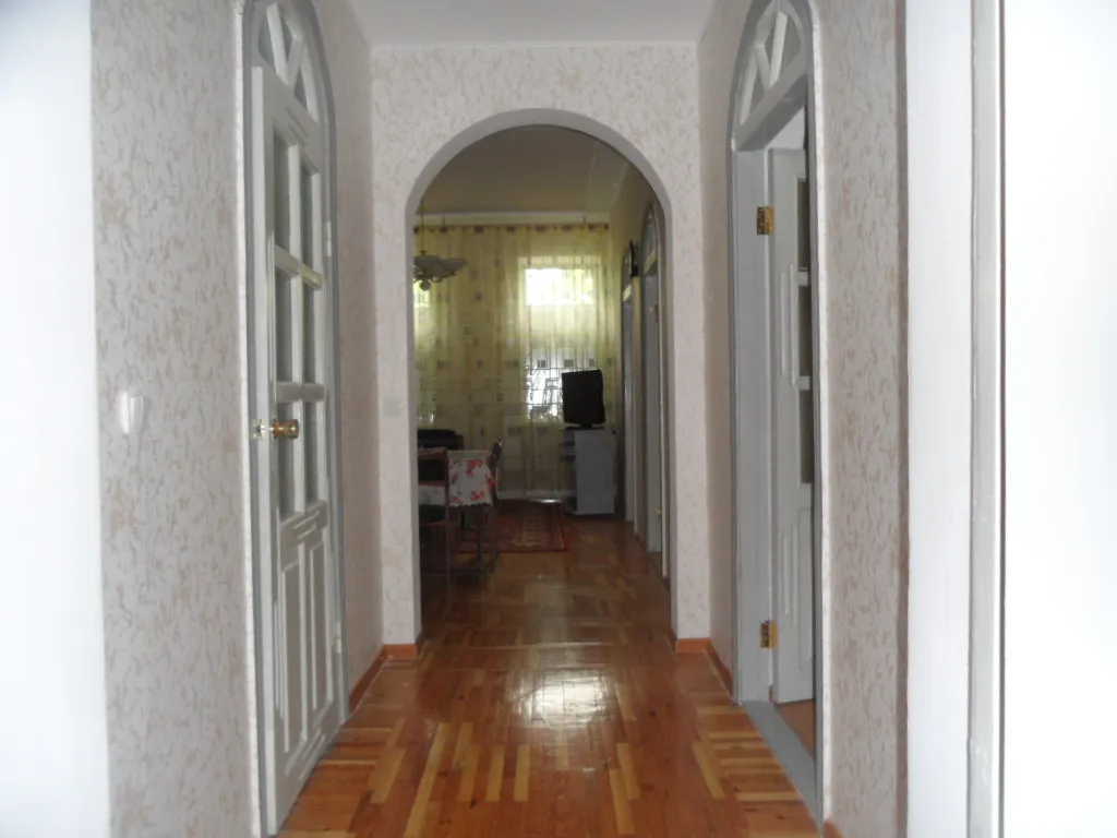 Трёхкомнатный номер в пяти минутах от моря