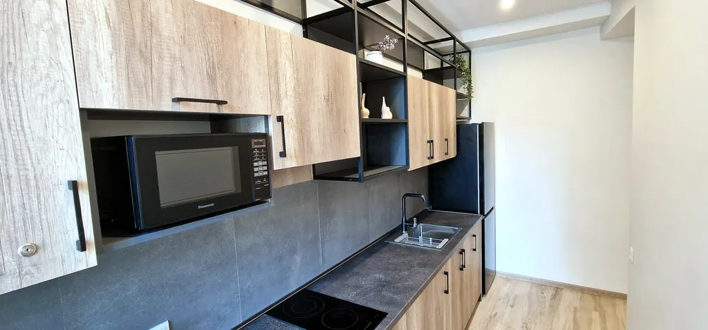 3-комнатная квартира с видом на парк у площади Республика