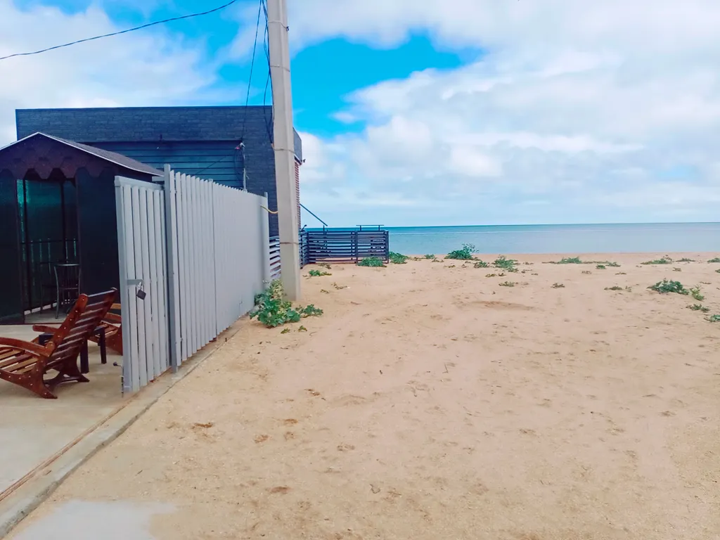 Дом на берегу моря