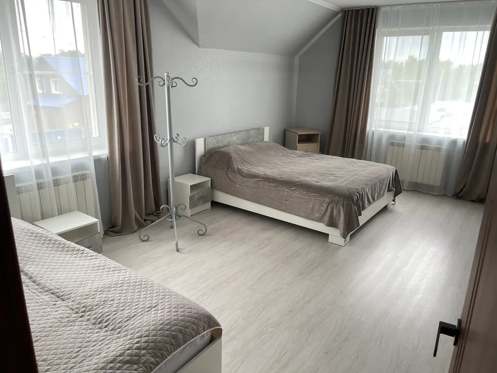 Уютный двухэтажный дом в черте города для отдыха и работы