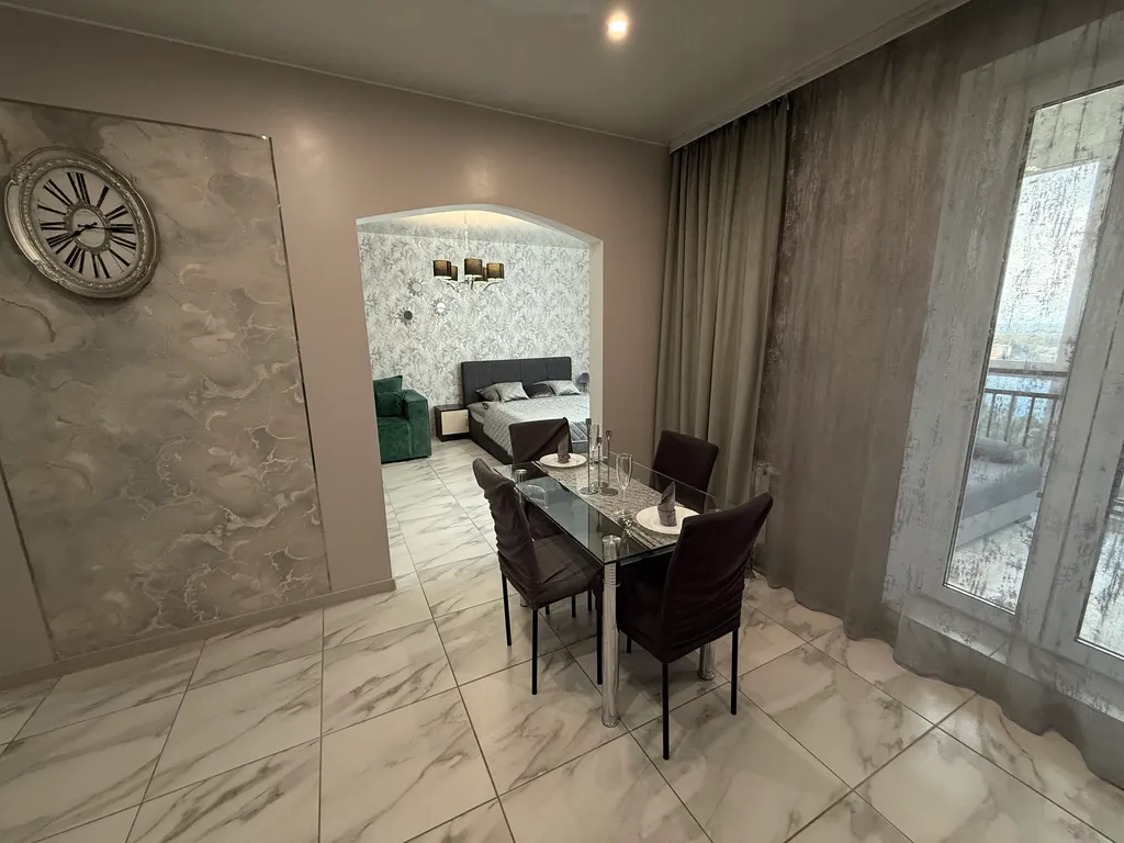 Квартира-студия в центре на 18 этаже